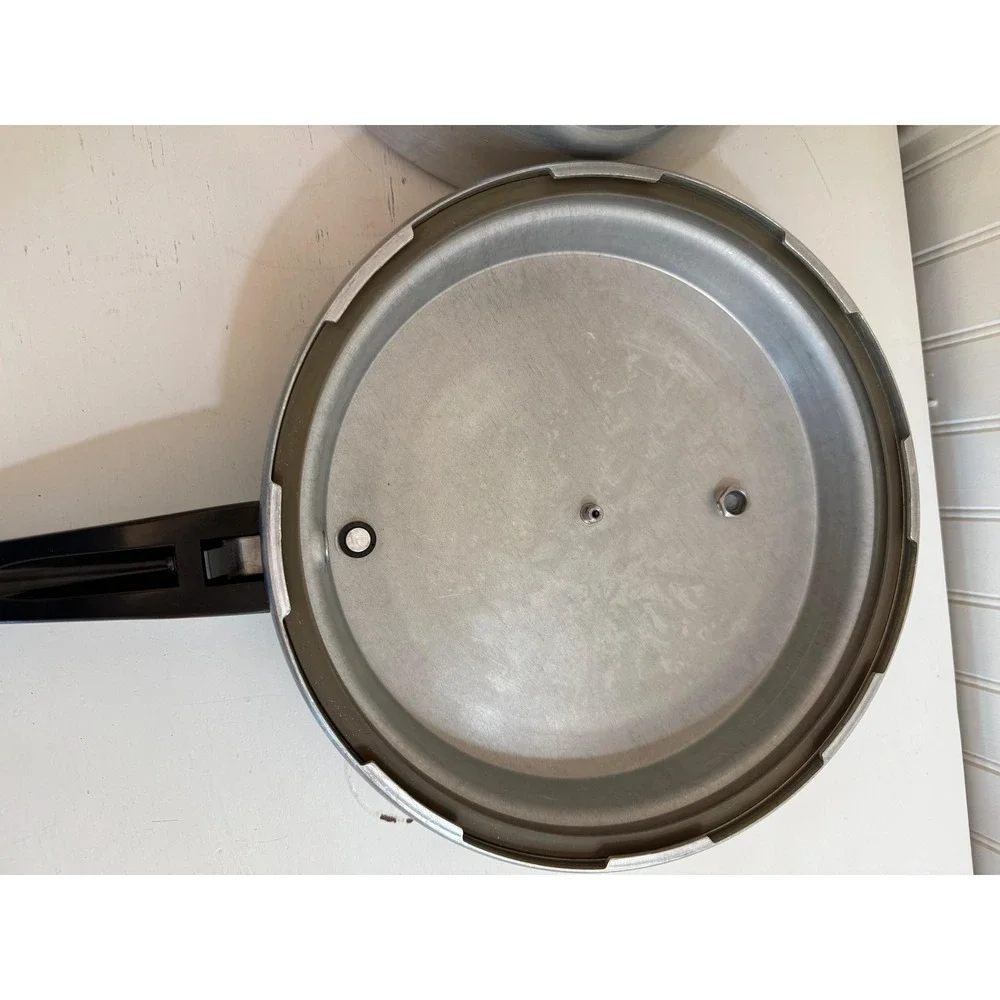 Vintage Mirro Mirro-Matic 6-Quart Stovetop Pressure Cooker Pan‎ Model M-0596